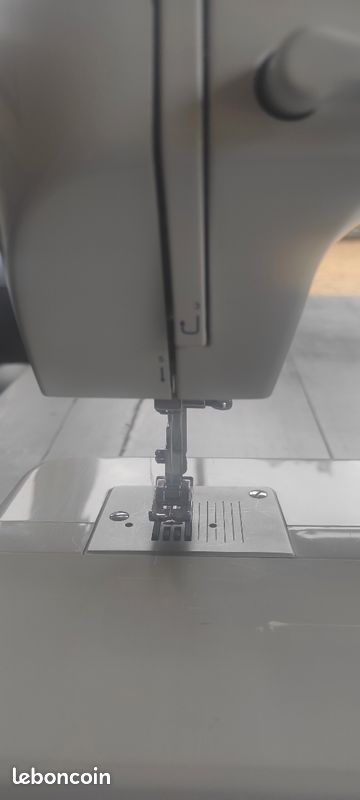 Machine a coudre (image 4)