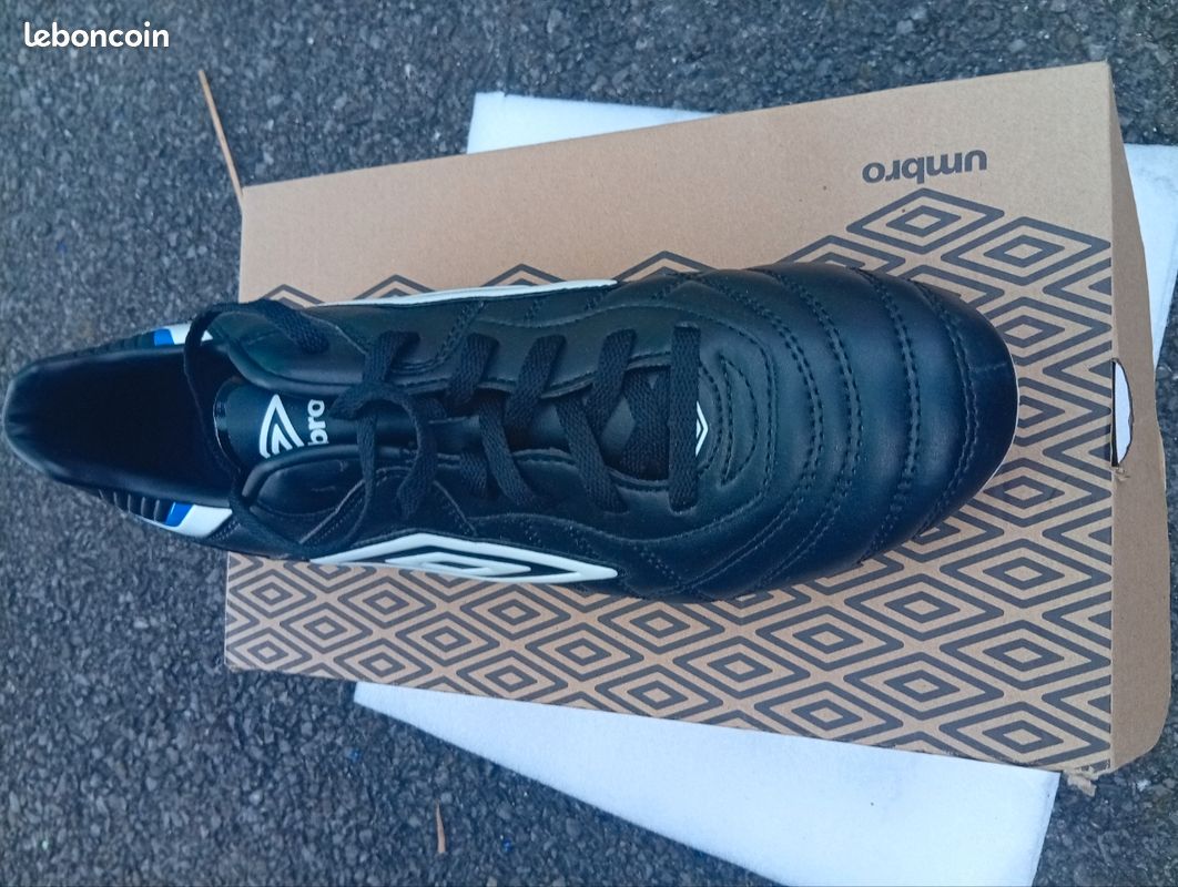 Crampon umbro (image 5)