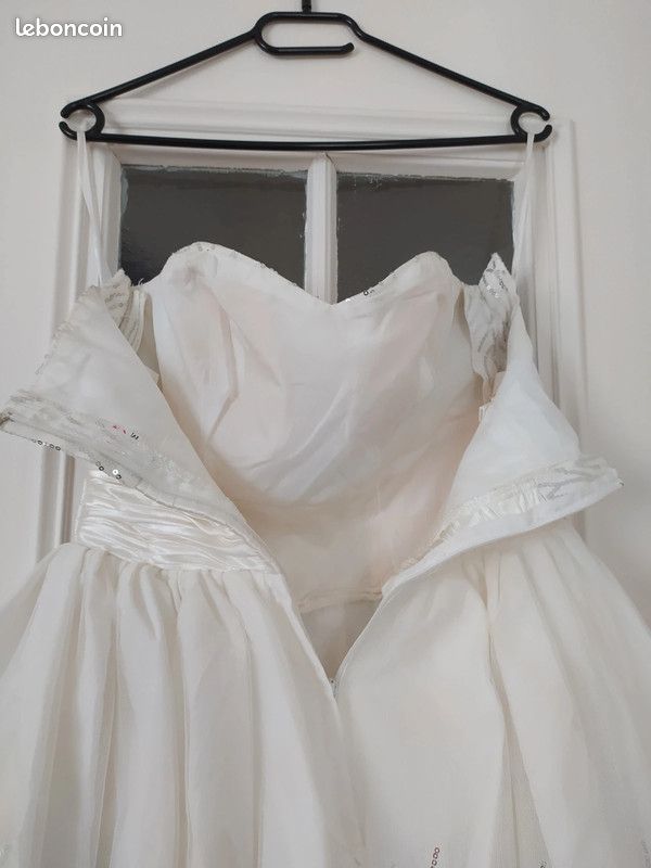 Robe bustier mariage blanche à sequins argents (image 5)