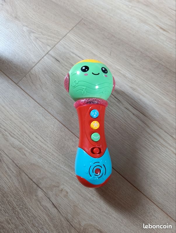 Microphone multicolore sonnore et lumineux (image 1)