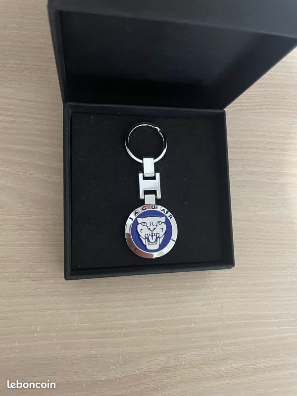 Porte-clé Jaguar bleu réversible neuf avec boîte (image 1)