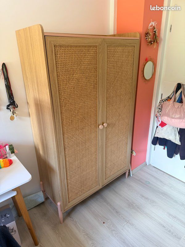 Armoire PABLO rose & cannage rotin – 2 portes – 100 cm (image 1)