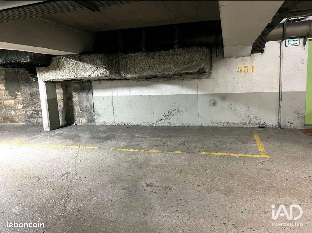 Parking 10 m² · à Paris · 10 m² · 100 €