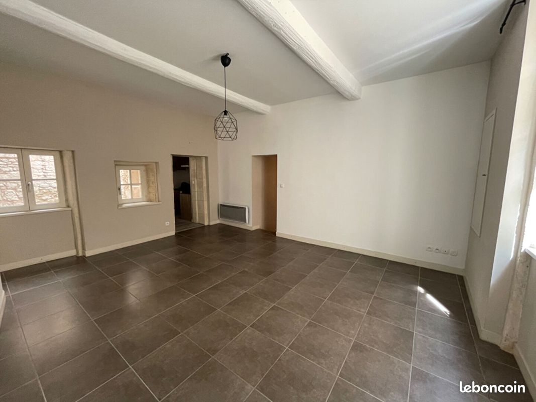 Appartement 2 pièces 54 m² · à Nîmes · 54 m² · 590 €