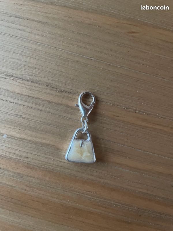 Breloque pour bracelet sac à main argent/nacre (image 1)