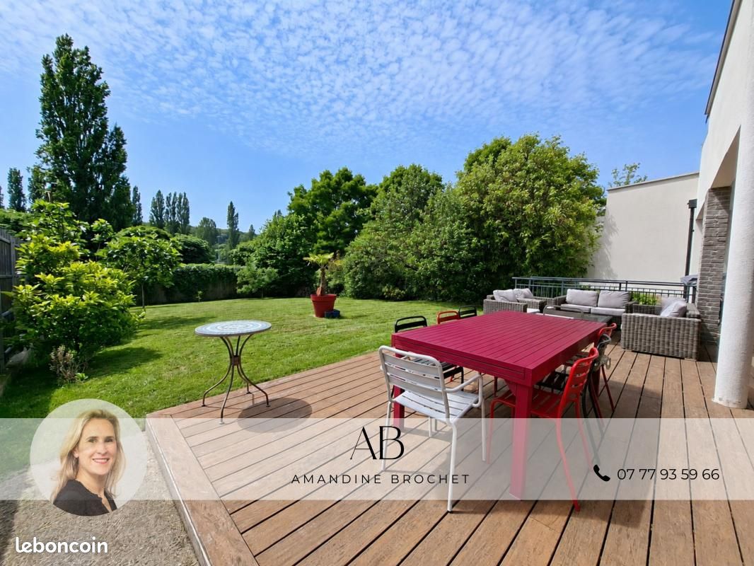 Maison 8 pièces 215 m² · à Marnes-la-Coquette · 215 m² · 1 390 000 €