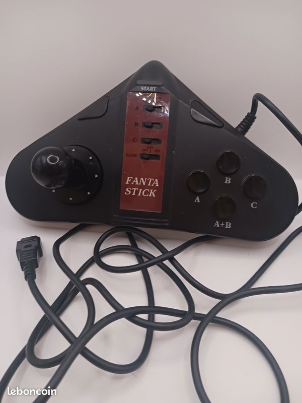 Console Sega MegaDrive 2 - Console avec ses cables et sa