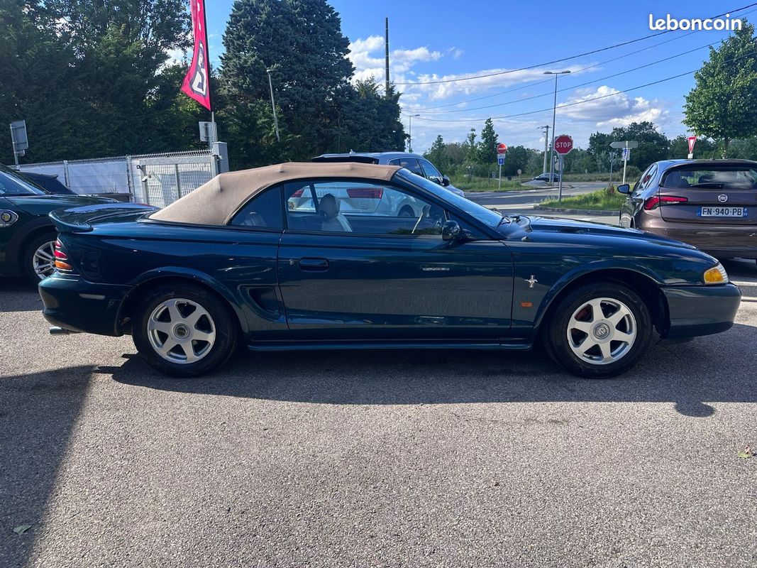 FORD MUSTANG 4 V6 3.8L Cabriolet 142cv (image 23)