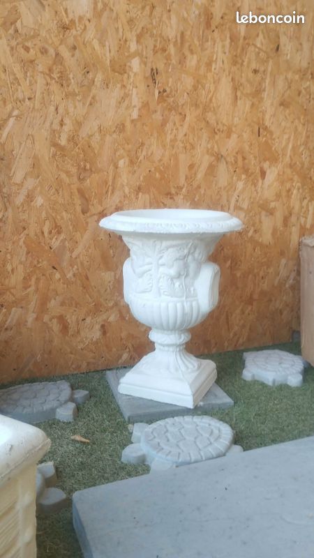 4 pots de fleur en pierre reconstituée (image 1)