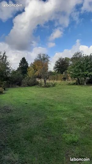 THIEULLOY L'ABBAYE 80640 TERRAIN CONSTRUCTIBLE 1892. M2 3km autoroute BEAU TERRAIN A BATIR PAYSAGER PLAT,, BORDE D'UNE HAIE N