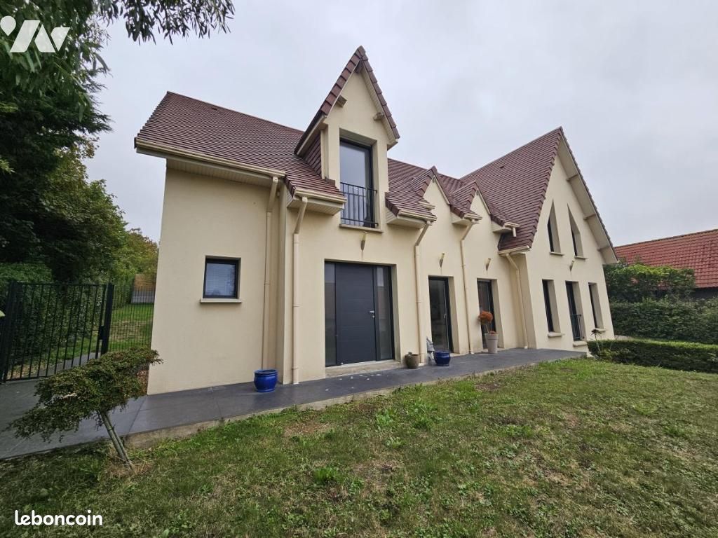 Maison 7 pièces 199 m² · à Escalles · 199 m² · 602 550 €