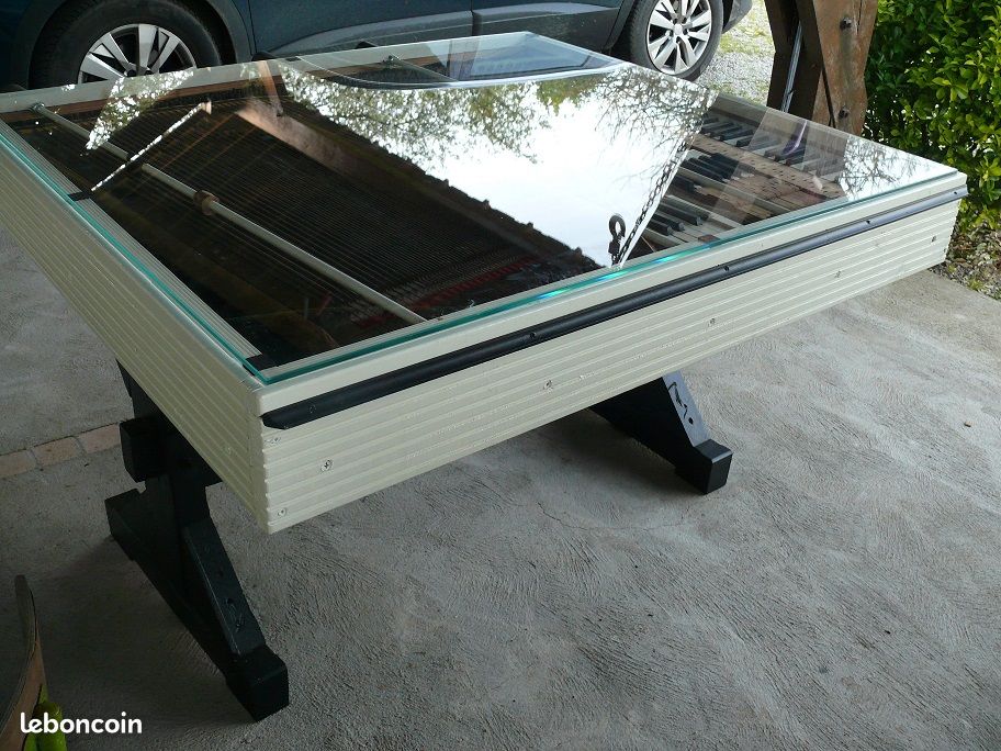 Table/Console (image 1)
