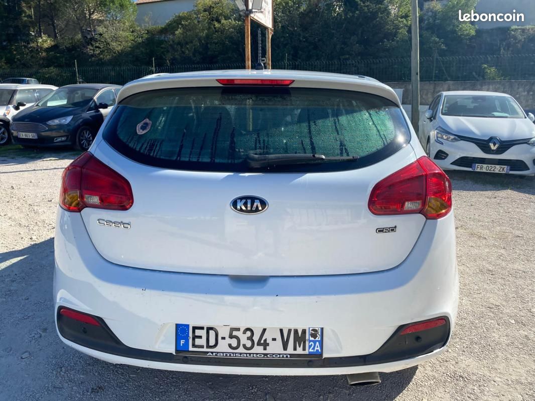 Kia Cee'd CEE-D 2 1.4 CRDI - 16V TURBO (image 4)