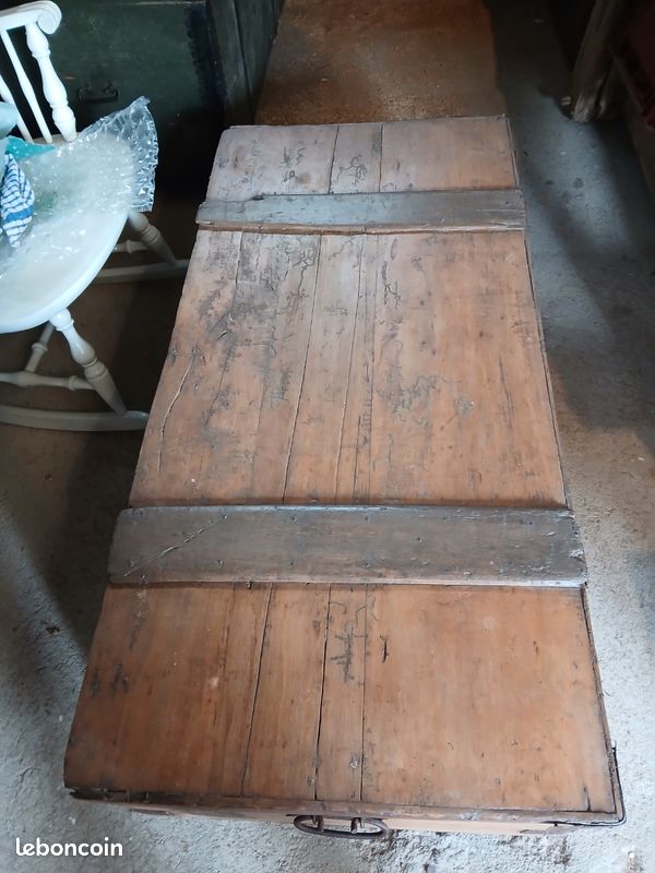 Malle ancienne sur roulettes (image 12)