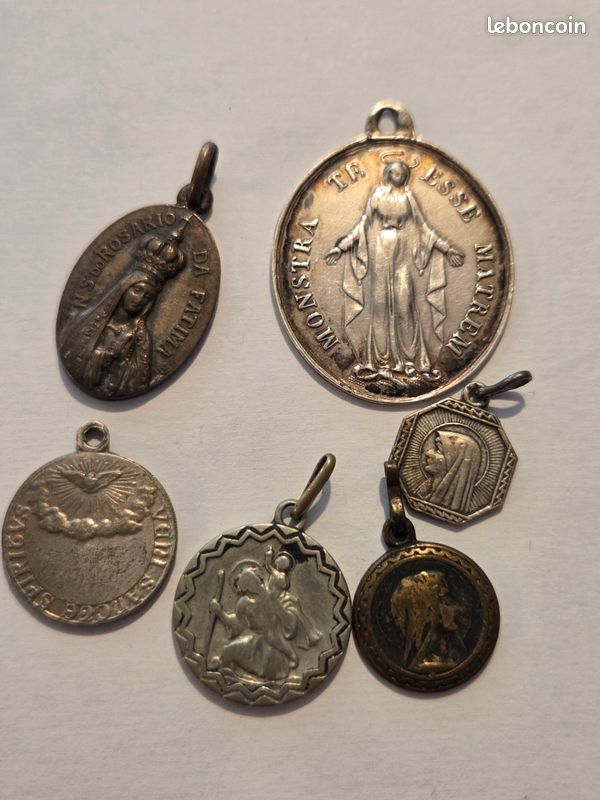 Lot de médailles religieuses anciennes 19e et 20e - Collection