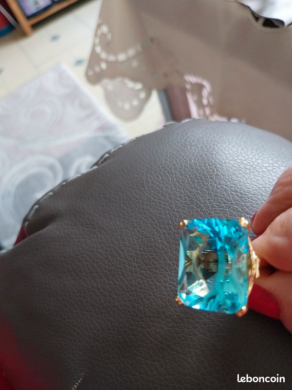 Bague avec grosse pierre (image 3)