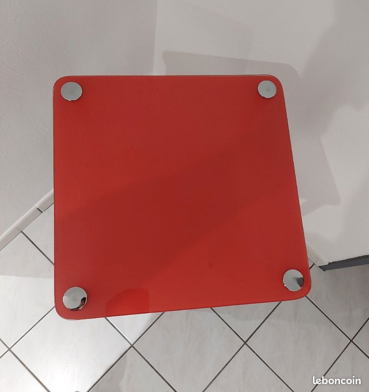 Table basse et étagère en verre rouge (image 4)