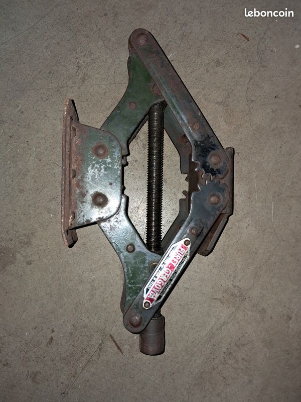 Ancien cric (image 1)
