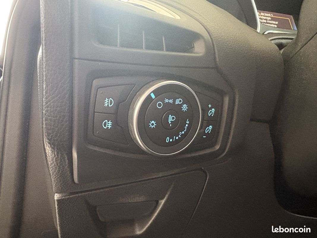 Ford FOCUS 2.0 ECOBOOST 250CH STOP&START ST (image 10)