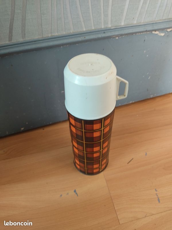 Bouteille isotherme vintage de la marque Thermos (image 1)