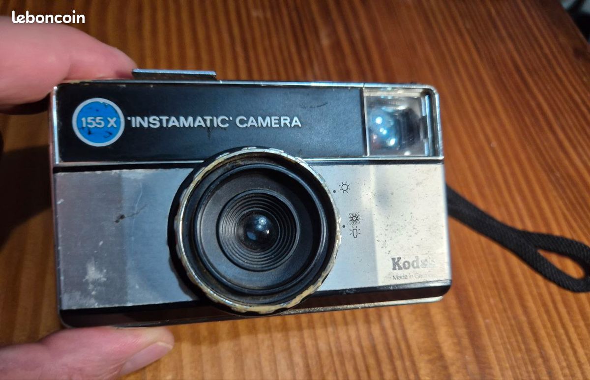 Appareil photo argentique Kodak instamatic 155 X avec sa sacoche