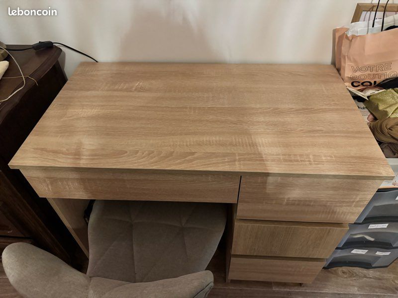 Bureau moderne avec chaise (image 4)