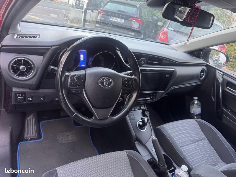 Toyota auris touring sport (image 1)