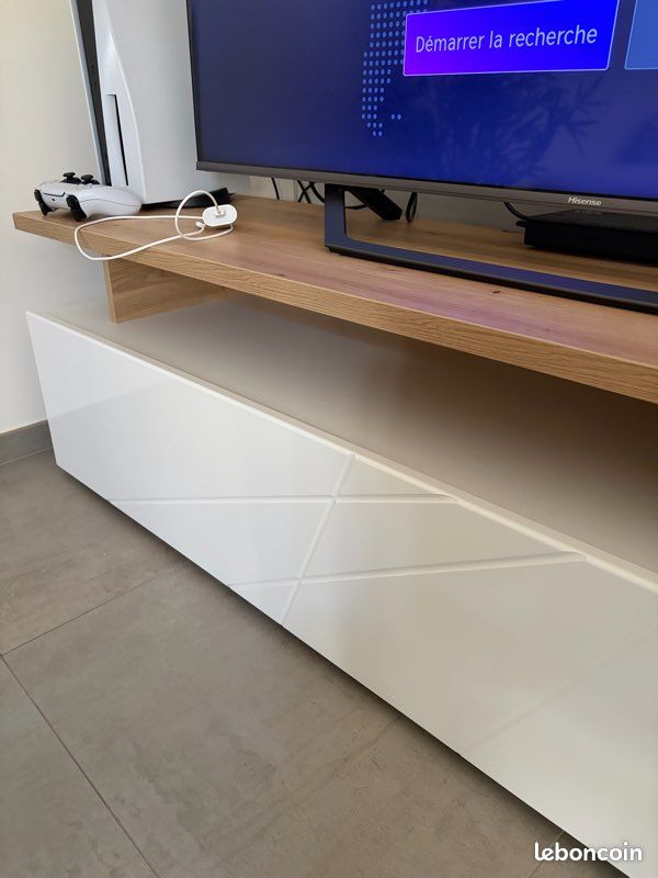 Tv (image 2)
