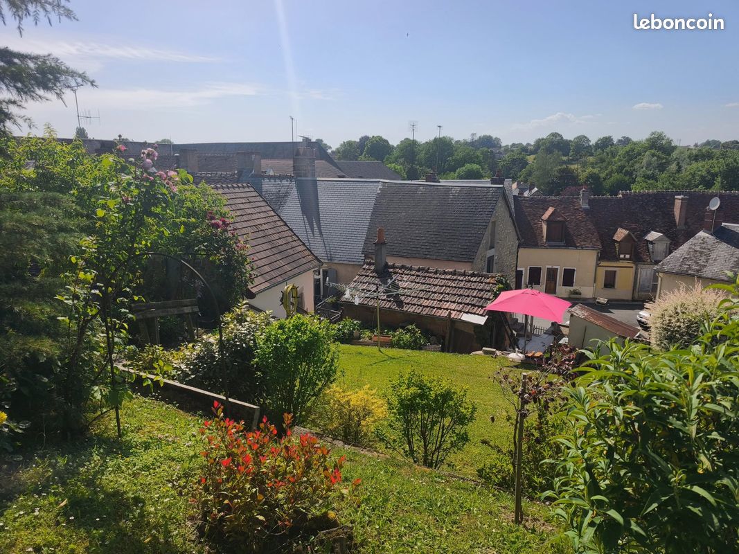 Maison 6 pièces 109 m² · à Moulins-Engilbert · 109 m² · 137 500 €