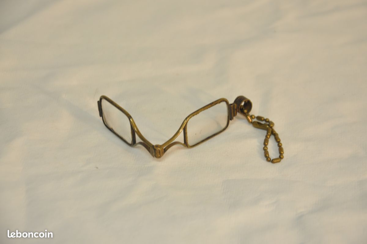 Paire de lunettes anciennes (image 2)