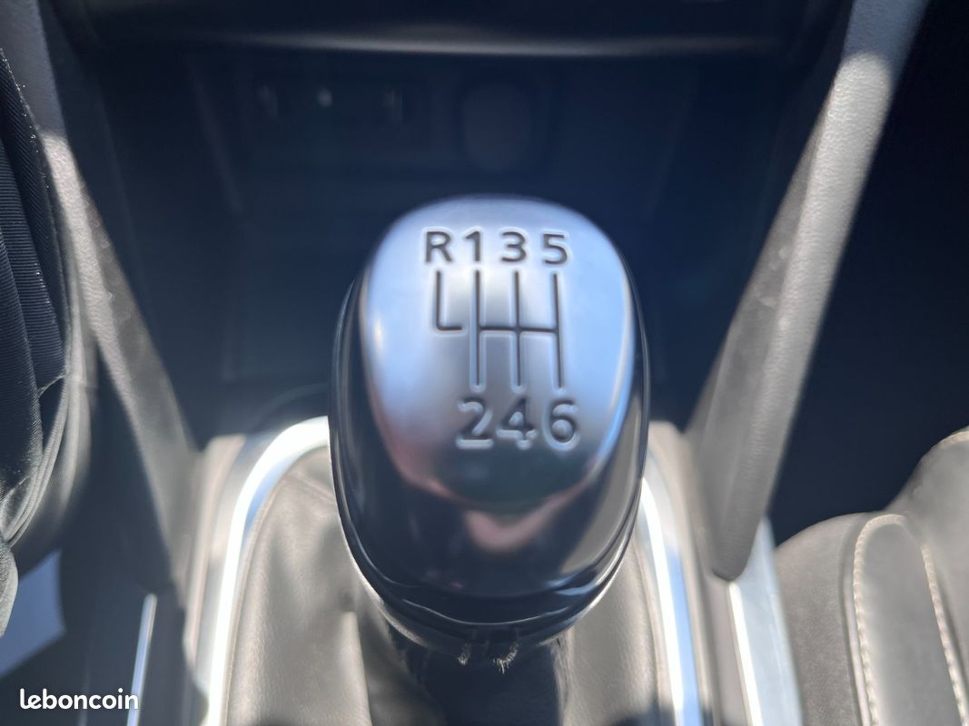 RENAULT MEGANE IV ESTATE dCi 130 Energy Intens (image 32)