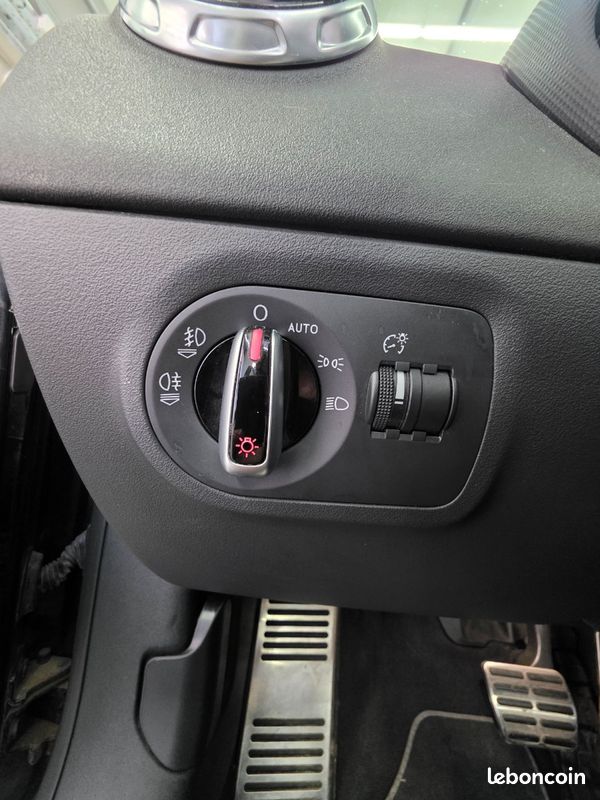 Audi TT cabriolet 2.0 TFSI / sieges chauffants / Bluetooth / feux auto / climatisation auto (image 26)