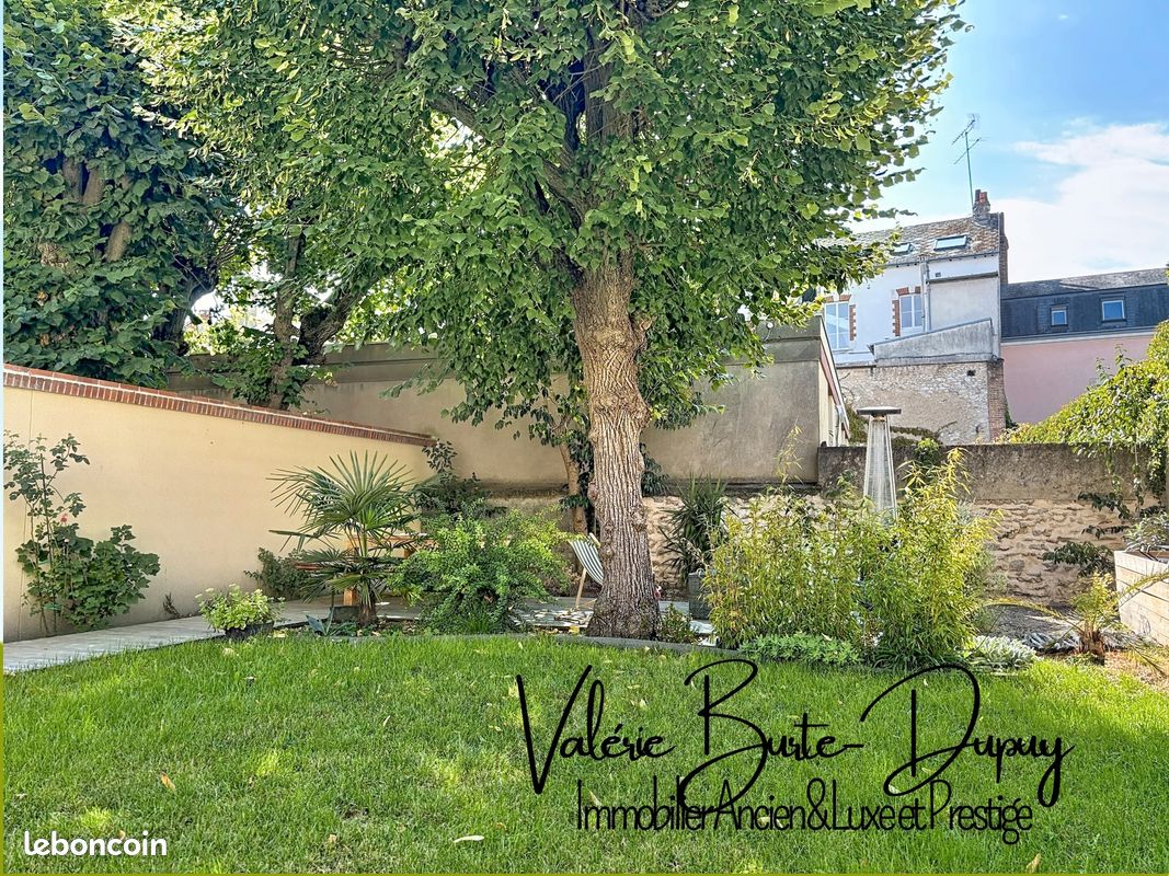 Maison 7 pièces 230 m² · à Orléans · 230 m² · 739 000 €