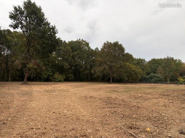 Un grand terrain pour réaliser votre projet · à Val de Virvée · 195 500 €