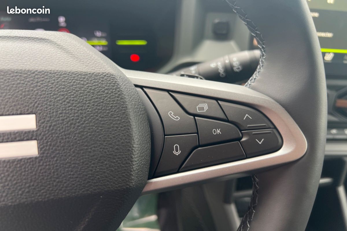 Dacia Duster HYBRID-G 150 4X4 SPIRIT OF SAND (image 8)