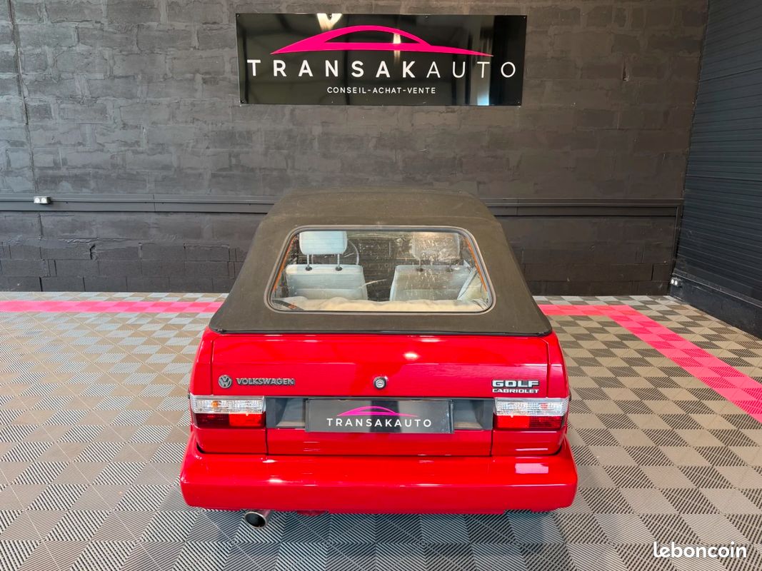 VOLKSWAGEN GOLF CABRIOLET 1.8 90ch - MOTEUR REFAIT 5000KMS - CAPOTE NEUVE - PEINTURE NEUVE - DOSSIER PHOTO RESTAURATION... (image 23)