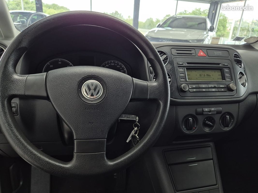 Volkswagen GOLF V Plus 1.9 TDi 105 cv (image 8)