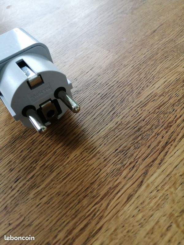Prise adaptateur (image 2)