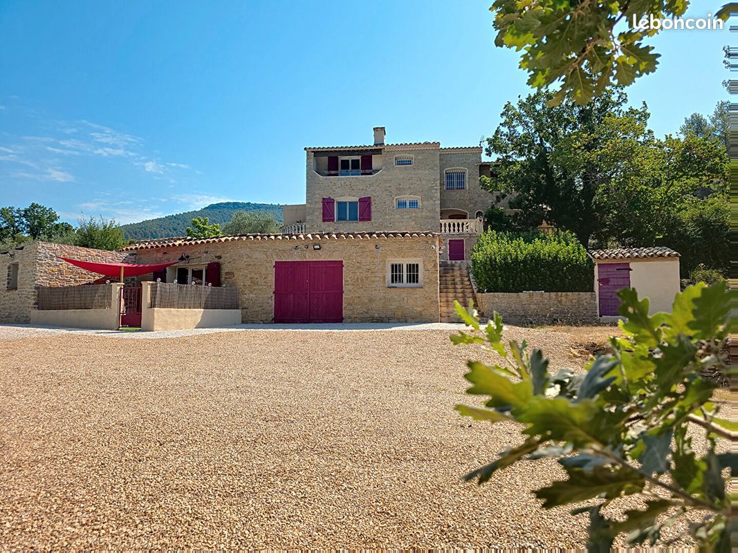 Maison 8 pièces 305 m² · à Le Beausset · 305 m² · 1 290 000 €