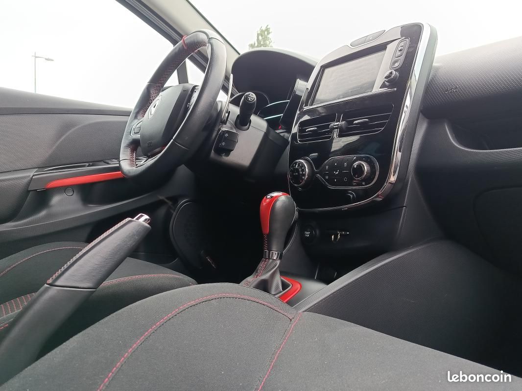 Renault Clio 4 RS 200 ch (image 10)