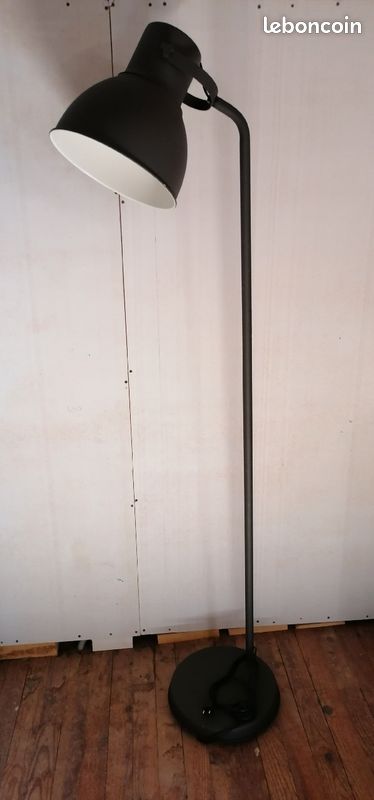 Lampadaire métal (image 1)