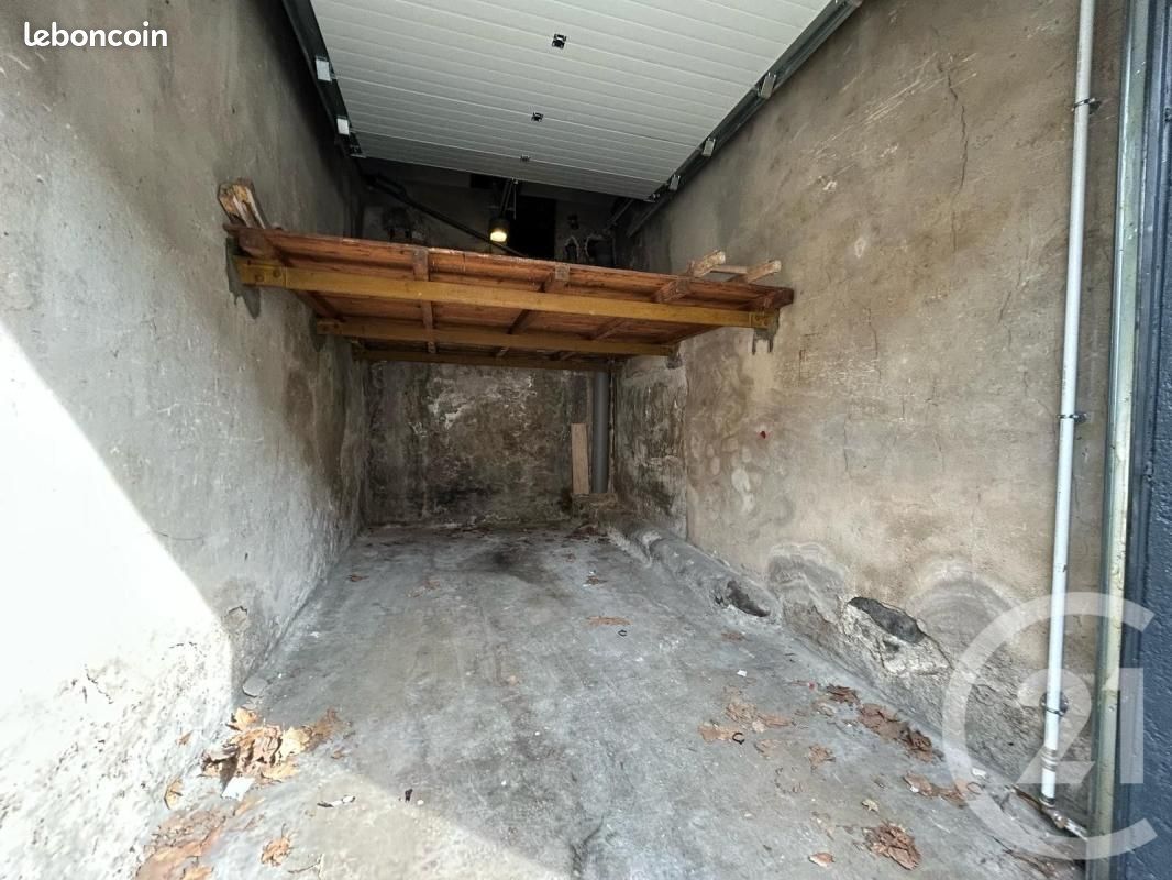 Parking 15 m² · à Vienne · 15 m² · 100 €/mois