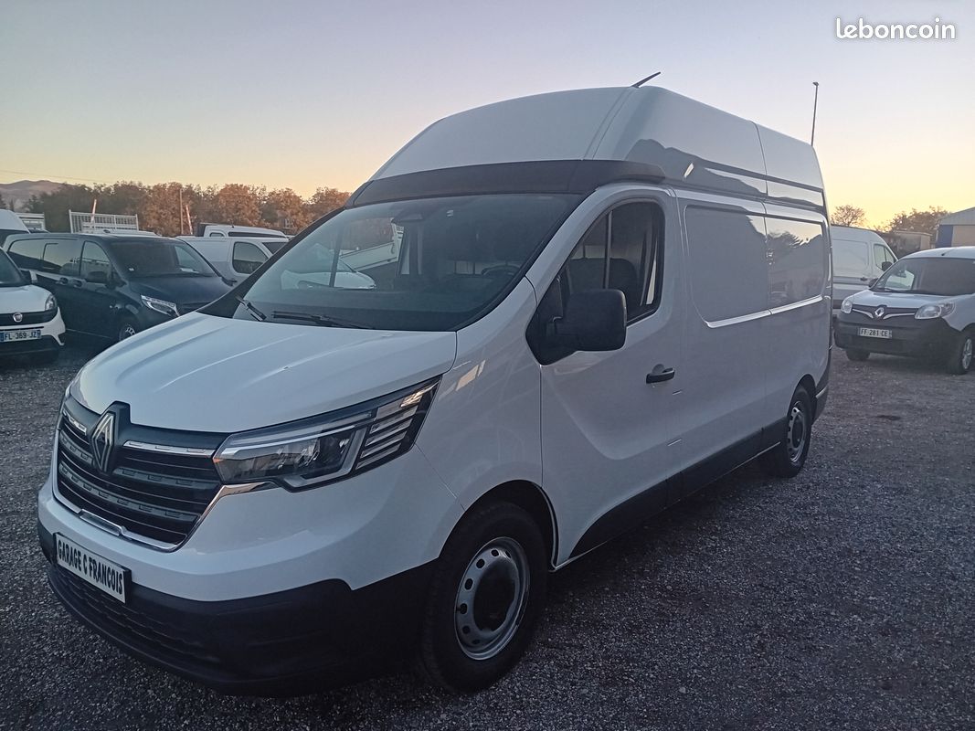 22990 e ht renault trafic 2.0 dci 150 cv 3t l2h2 rampe 3000 kg grand confort (image 5)