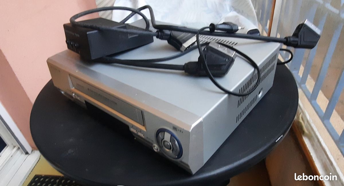 Vend lecteur cassettes VHS (image 2)