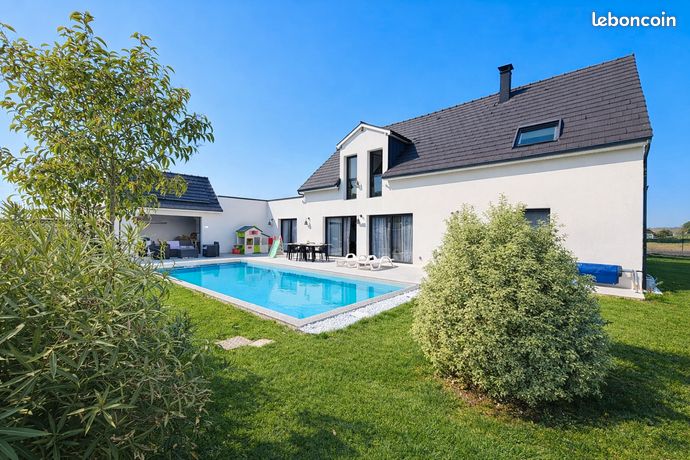 Propriété 9 pièces 237 m²