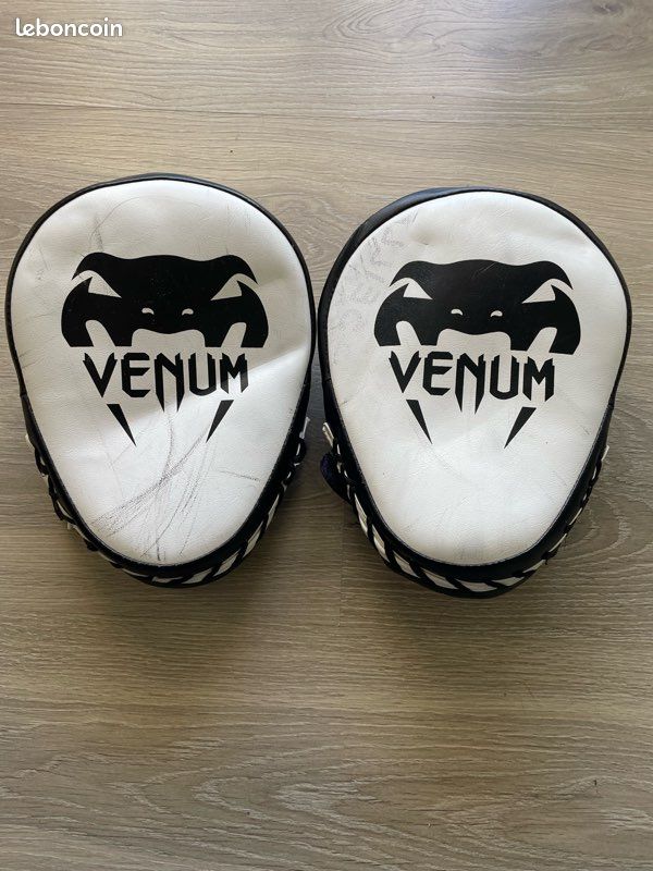 Venum Light Patte D’Ours – Noir/Blanc – Ultra Légère – Idéale Pour Travail Vitesse Et Technique Boxe & MMA