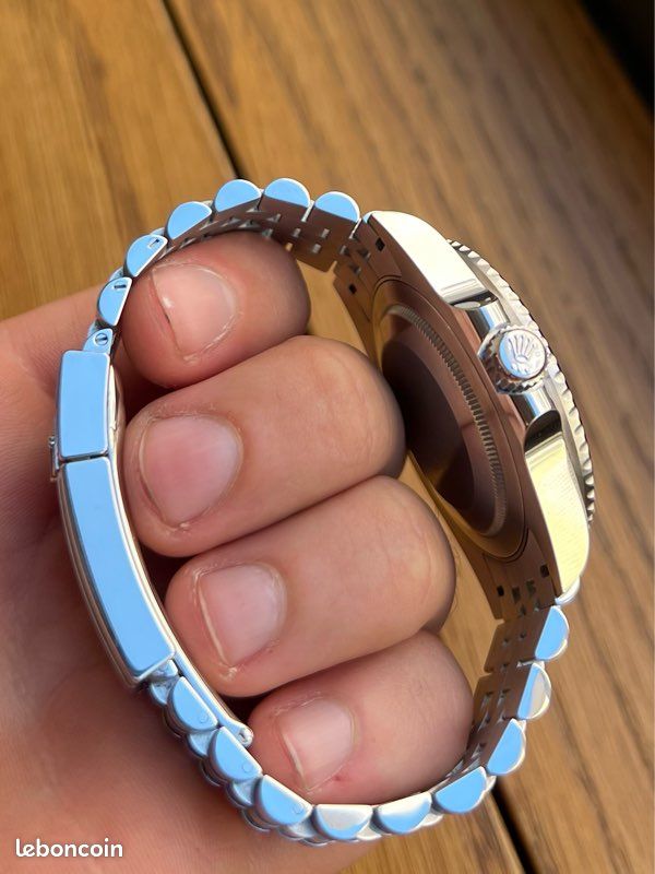 Rolex gmt master 2 pepsi jubile ref 126710 (image 2)