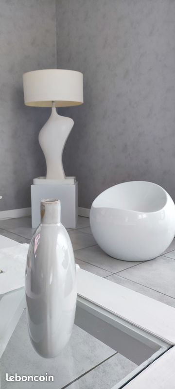 Vase (image 2)