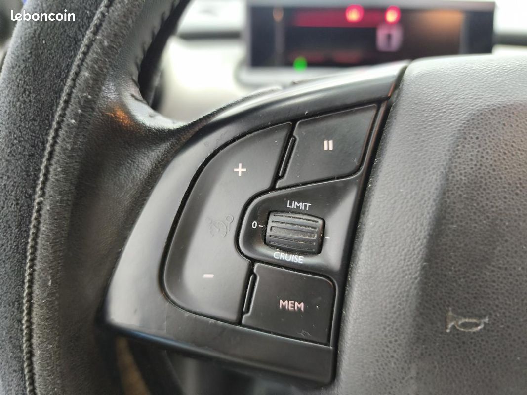 Citroen c4 cactus 1.2 ess 82 cv shine / suivi complet / distrib ok / camera recul / bluetooth / garantie (image 15)