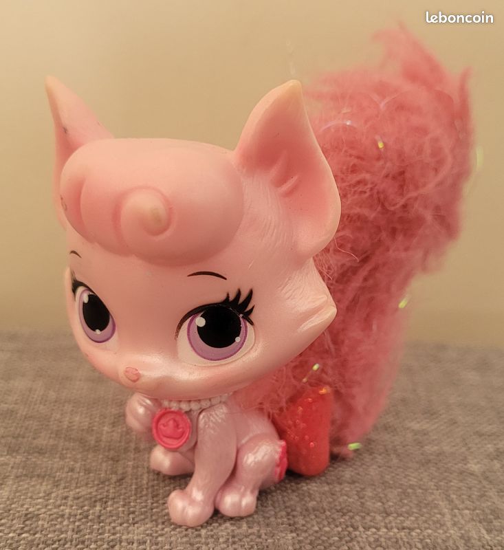 Figurine Princess Aurora Palace Pets Furry Kitty Beauty (image 1)